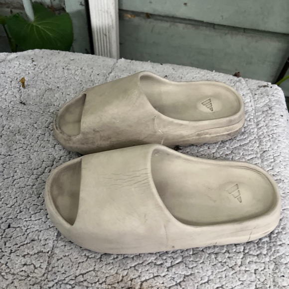 Yeezy slides Beige - Picture 1 of 5
